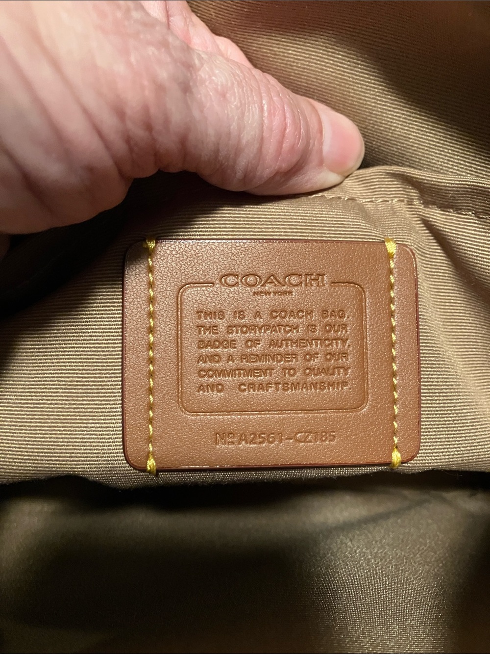 Coach Tan & Beige Signature Canvas Camera Bag. No Call-Outs. Gorgeous! NWT - Picture 10 of 16